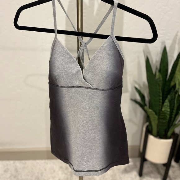 Lululemon Ombre Tank | Size 2 | Black/Grey | Special Edition | Great Quality - Picture 3 of 4